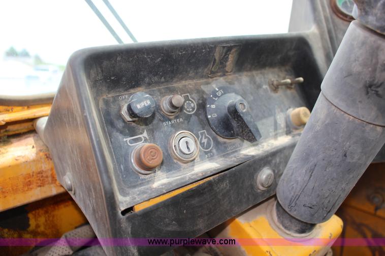 image for item F7983 John Deere 762 elevating scraper