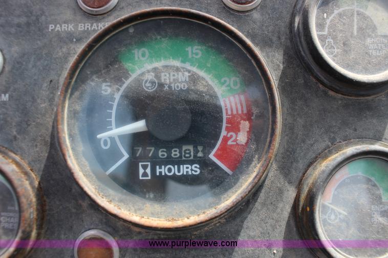 image for item F7983 John Deere 762 elevating scraper