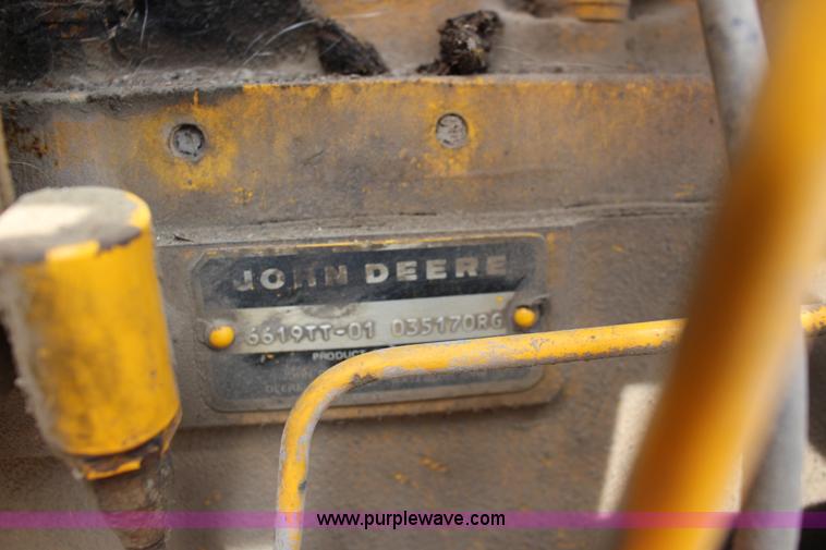 image for item F7983 John Deere 762 elevating scraper