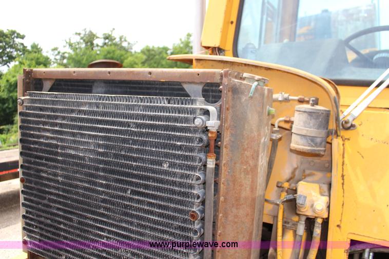 image for item F7983 John Deere 762 elevating scraper