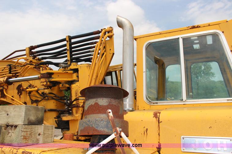 image for item F7983 John Deere 762 elevating scraper