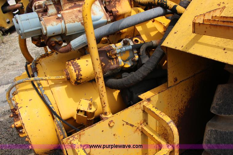 image for item F7983 John Deere 762 elevating scraper