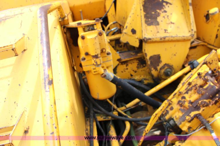 image for item F7983 John Deere 762 elevating scraper