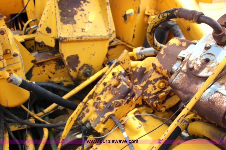 image for item F7983 John Deere 762 elevating scraper