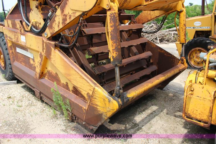 image for item F7983 John Deere 762 elevating scraper