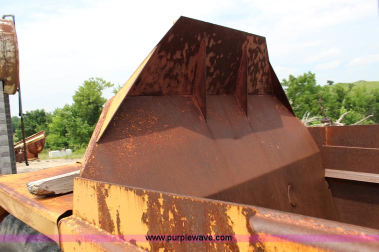 image for item F7983 John Deere 762 elevating scraper