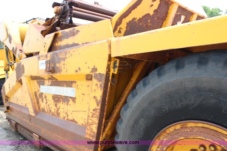 image for item F7983 John Deere 762 elevating scraper