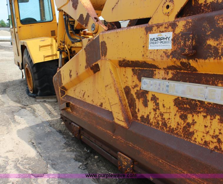 image for item F7983 John Deere 762 elevating scraper