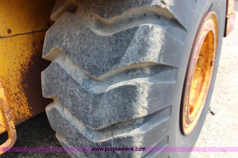 image for item F7983 John Deere 762 elevating scraper