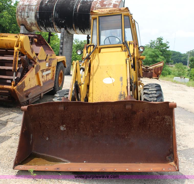 image for item F7984 1971 Allis Chalmers 840 wheel loader