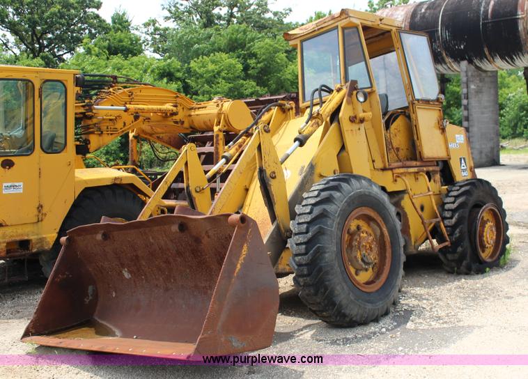 image for item F7984 1971 Allis Chalmers 840 wheel loader