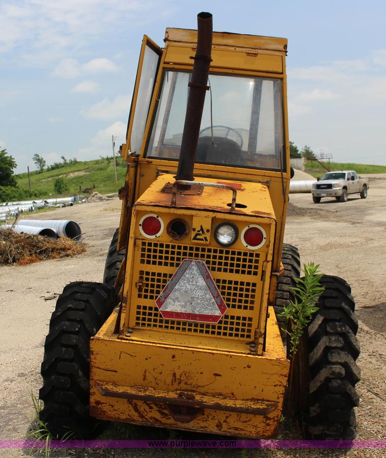 image for item F7984 1971 Allis Chalmers 840 wheel loader