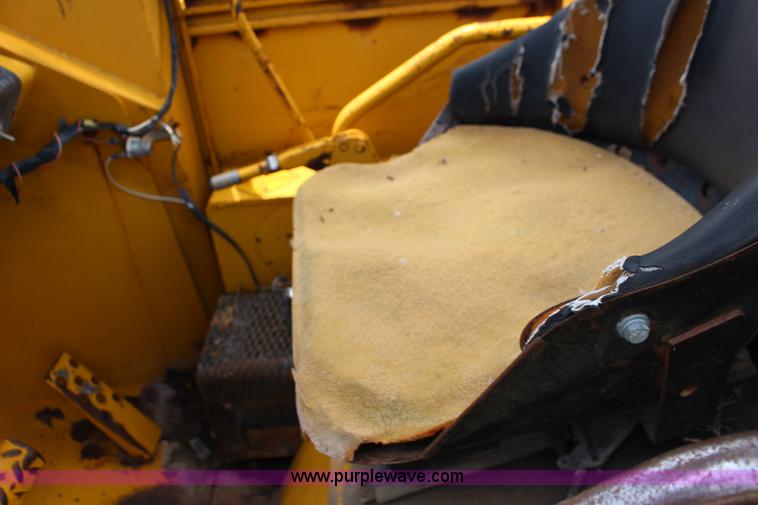 image for item F7984 1971 Allis Chalmers 840 wheel loader