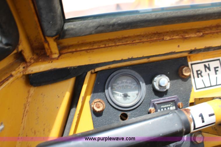 image for item F7984 1971 Allis Chalmers 840 wheel loader
