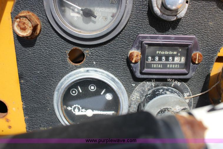 image for item F7984 1971 Allis Chalmers 840 wheel loader