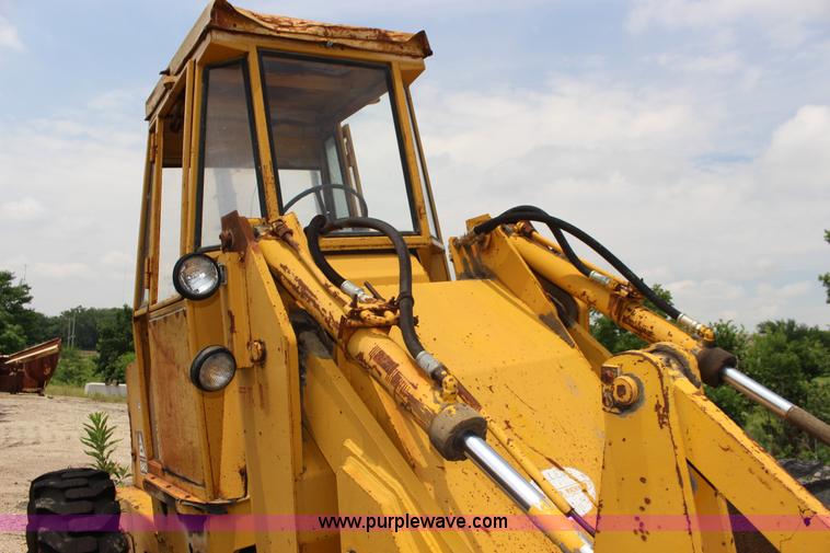 image for item F7984 1971 Allis Chalmers 840 wheel loader