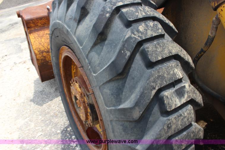 image for item F7984 1971 Allis Chalmers 840 wheel loader