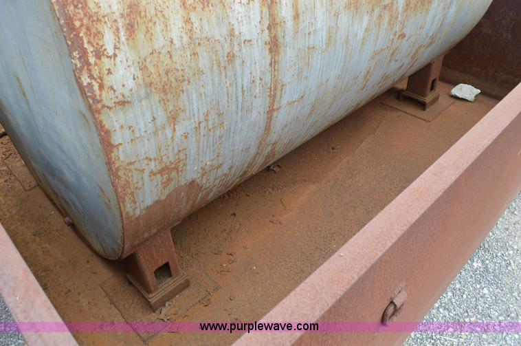 image for item G3667 1,000 gallon fuel tank