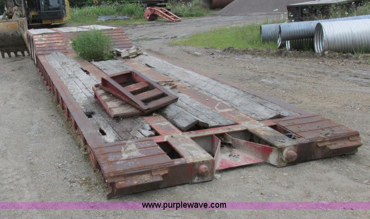 image for item H3258 1999 Trail King TK110HDG-483 equipment trailer