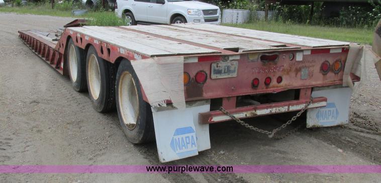 image for item H3258 1999 Trail King TK110HDG-483 equipment trailer