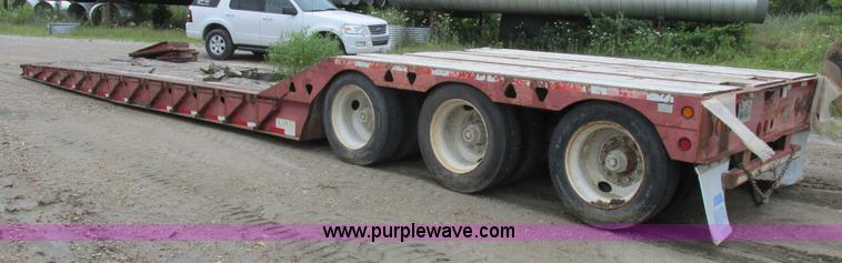 image for item H3258 1999 Trail King TK110HDG-483 equipment trailer