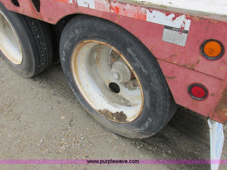 image for item H3258 1999 Trail King TK110HDG-483 equipment trailer