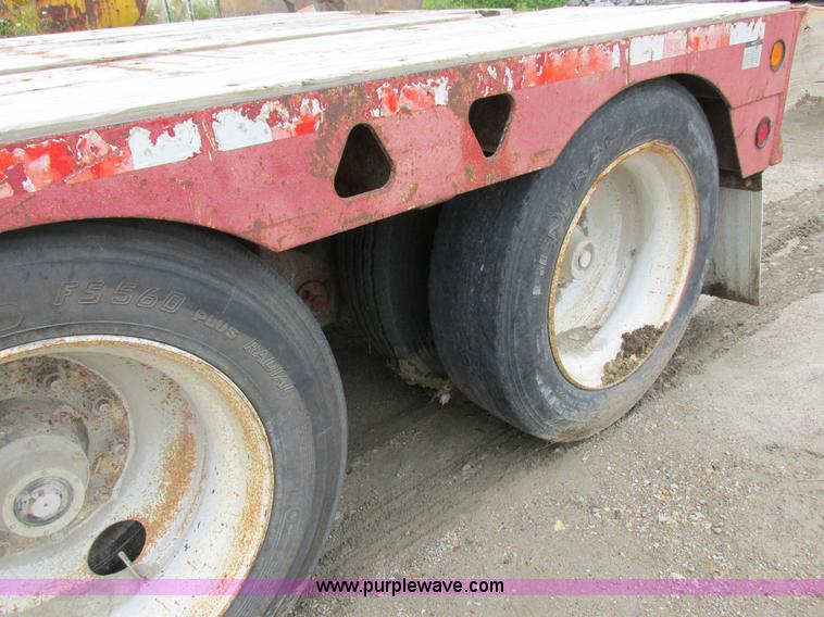 image for item H3258 1999 Trail King TK110HDG-483 equipment trailer