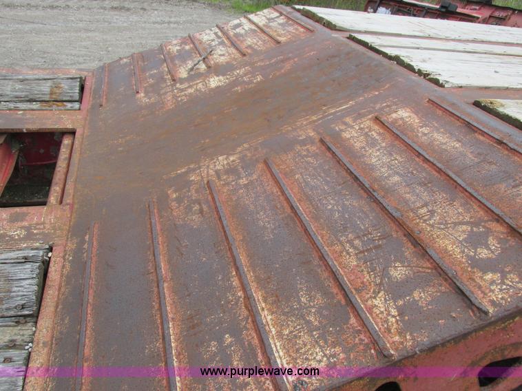 image for item H3258 1999 Trail King TK110HDG-483 equipment trailer