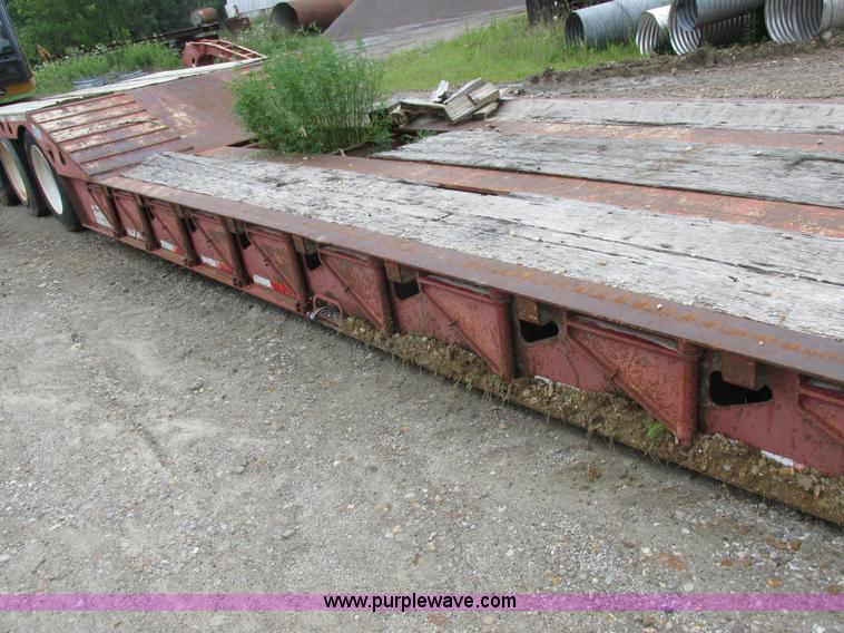 image for item H3258 1999 Trail King TK110HDG-483 equipment trailer