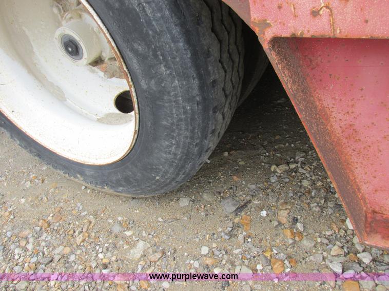 image for item H3258 1999 Trail King TK110HDG-483 equipment trailer