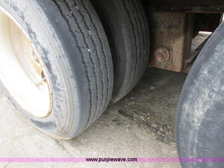 image for item H3258 1999 Trail King TK110HDG-483 equipment trailer