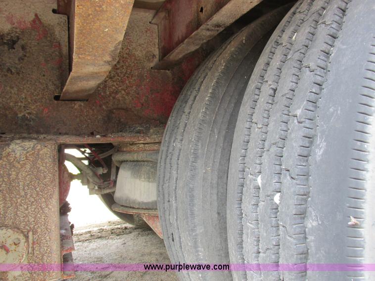 image for item H3258 1999 Trail King TK110HDG-483 equipment trailer