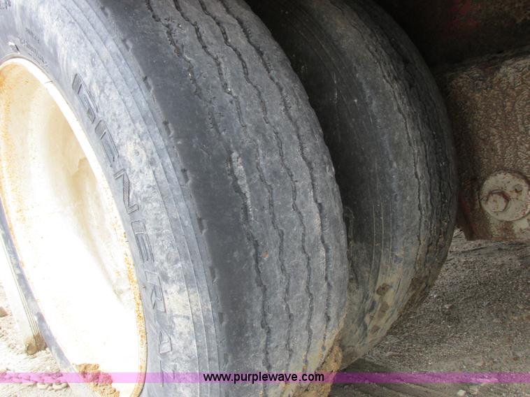 image for item H3258 1999 Trail King TK110HDG-483 equipment trailer