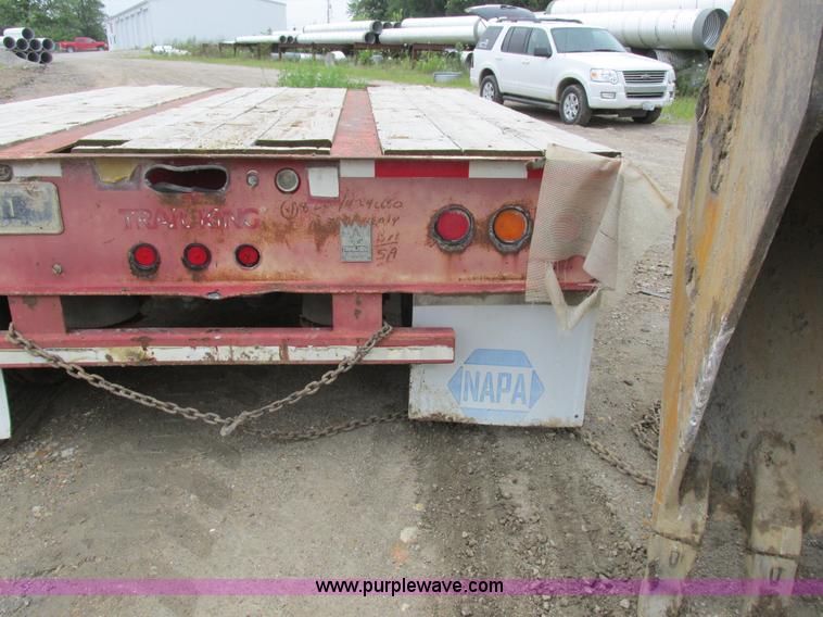 image for item H3258 1999 Trail King TK110HDG-483 equipment trailer