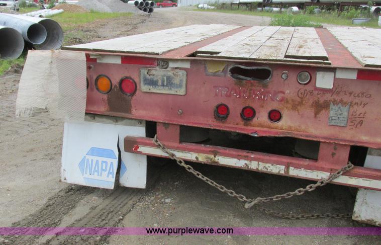image for item H3258 1999 Trail King TK110HDG-483 equipment trailer