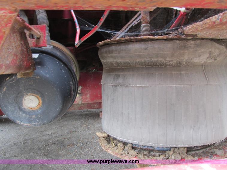 image for item H3258 1999 Trail King TK110HDG-483 equipment trailer