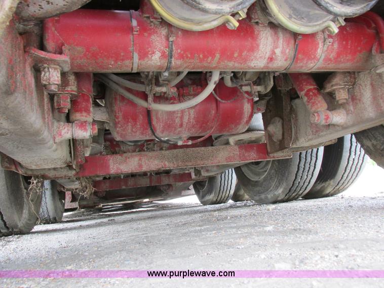 image for item H3258 1999 Trail King TK110HDG-483 equipment trailer