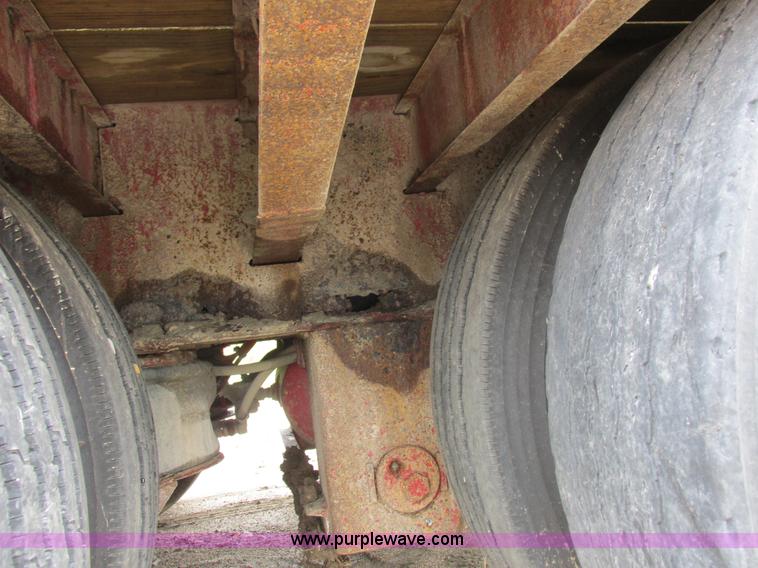 image for item H3258 1999 Trail King TK110HDG-483 equipment trailer