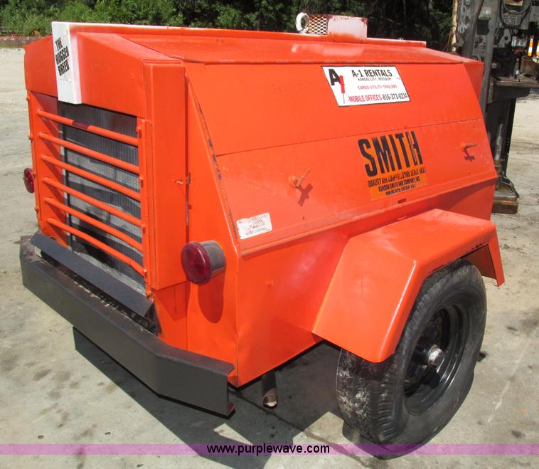 image for item H4552 Smith air compressor