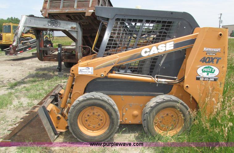 image for item H4564 2003 Case 40XT skid steer