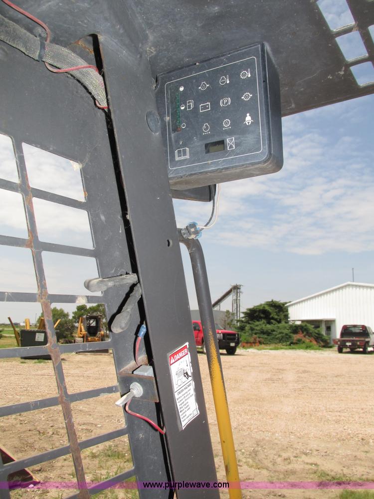 image for item H4564 2003 Case 40XT skid steer