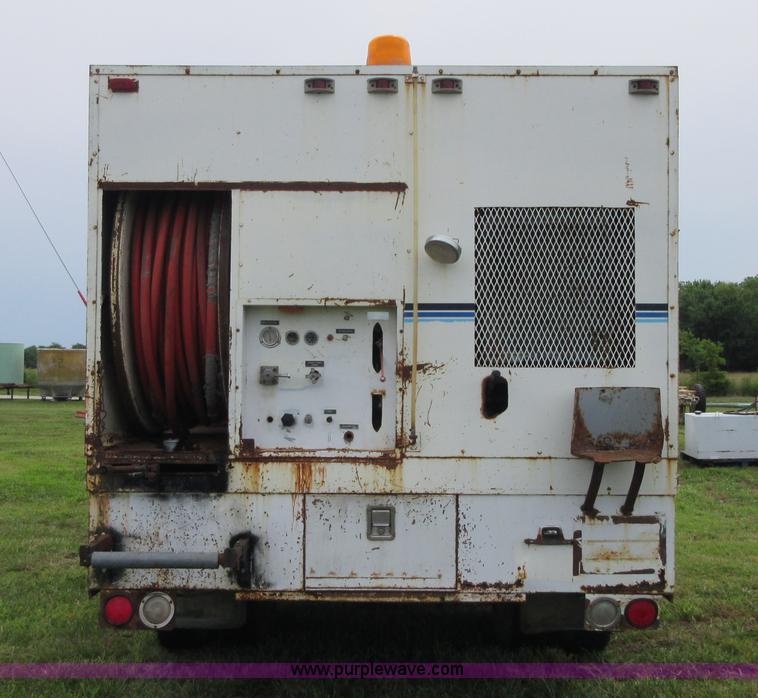 image for item I2074 1988 Ford F800 sewer jet truck