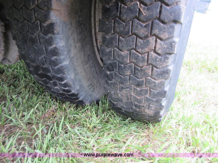 image for item I2074 1988 Ford F800 sewer jet truck