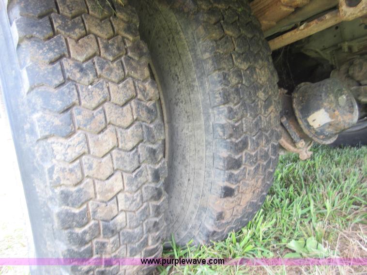 image for item I2074 1988 Ford F800 sewer jet truck