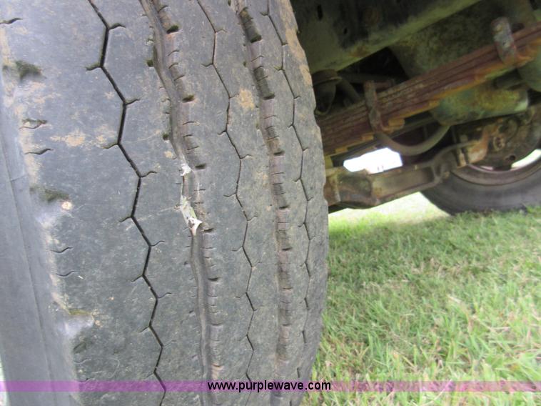 image for item I2074 1988 Ford F800 sewer jet truck