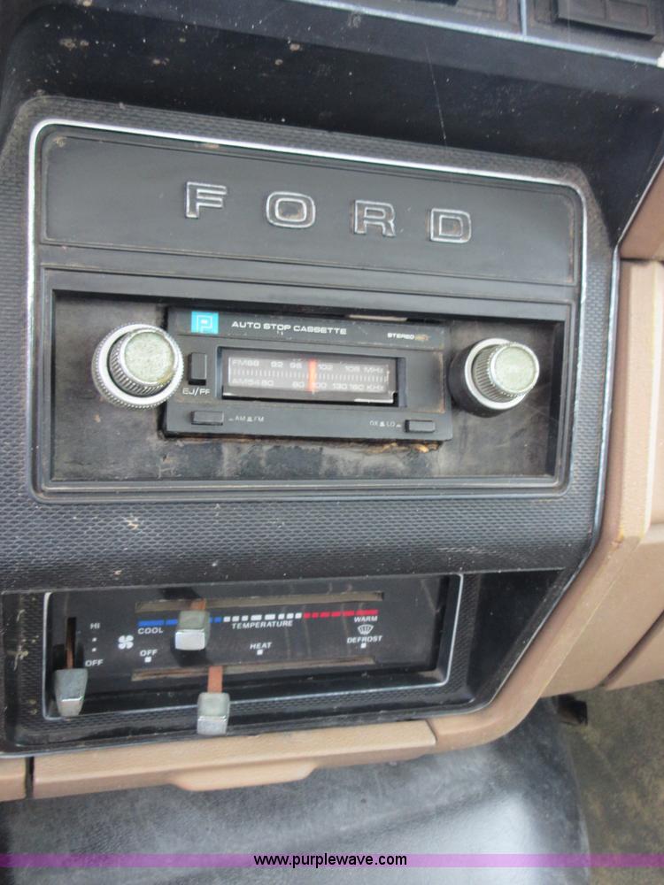 image for item I2074 1988 Ford F800 sewer jet truck