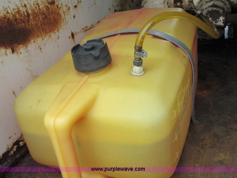 image for item I2074 1988 Ford F800 sewer jet truck