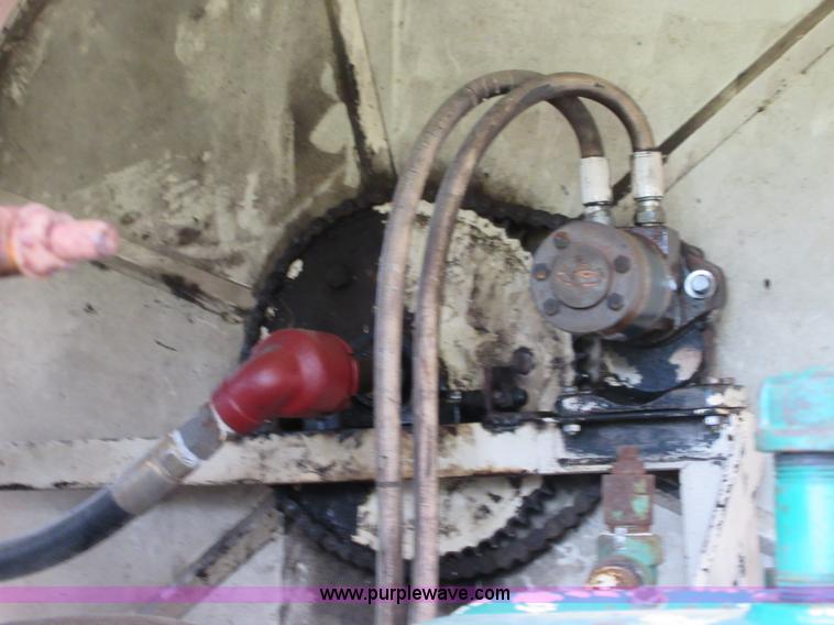 image for item I2074 1988 Ford F800 sewer jet truck