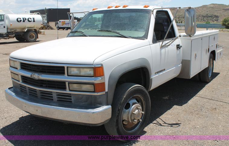 image for item J1476 1999 Chevrolet 3500HD service truck