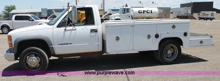 image for item J1476 1999 Chevrolet 3500HD service truck